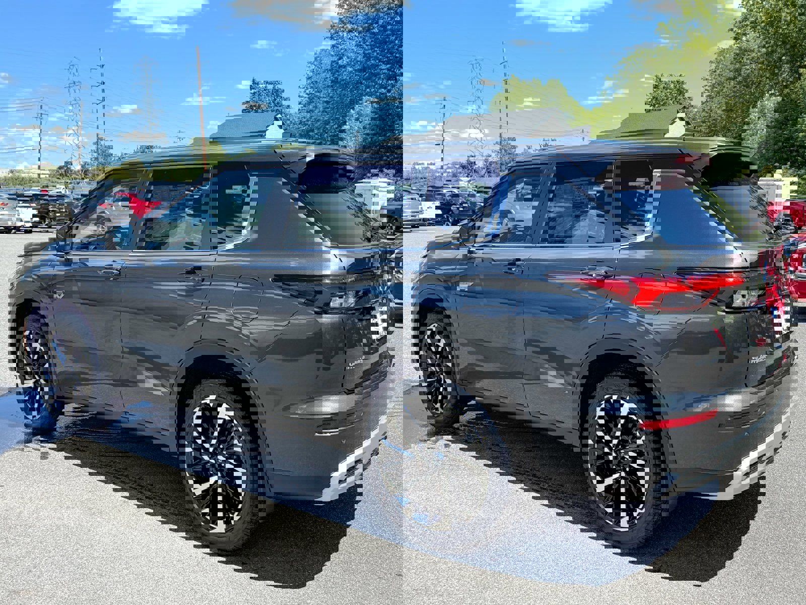 New 2025 Mitsubishi Outlander 4WD Plug-In Hybrid image 2