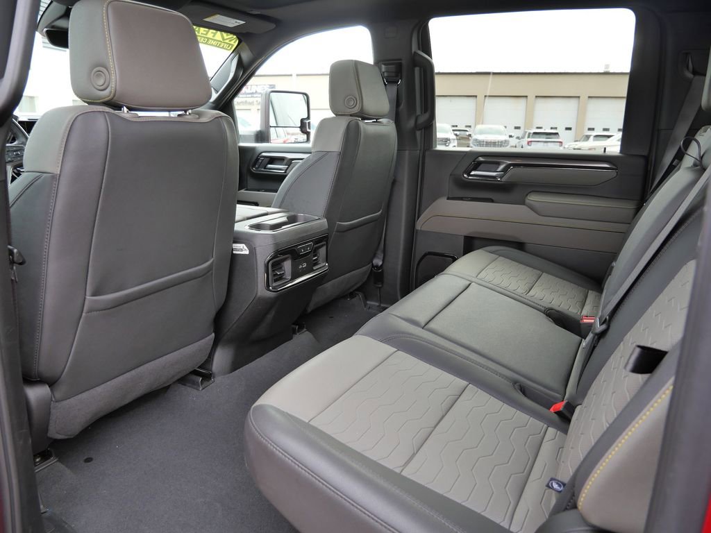 Used 2025 Chevrolet Silverado 2500 ZR2 w/ Technology Package image 26