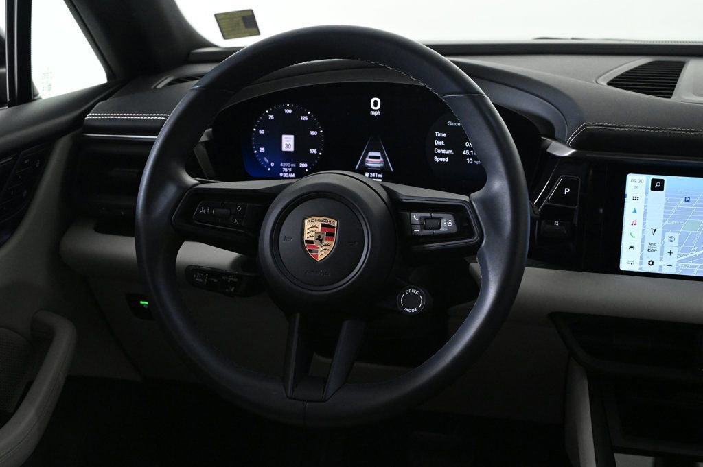 Certified 2025 Porsche Macan Electric RWD image 12