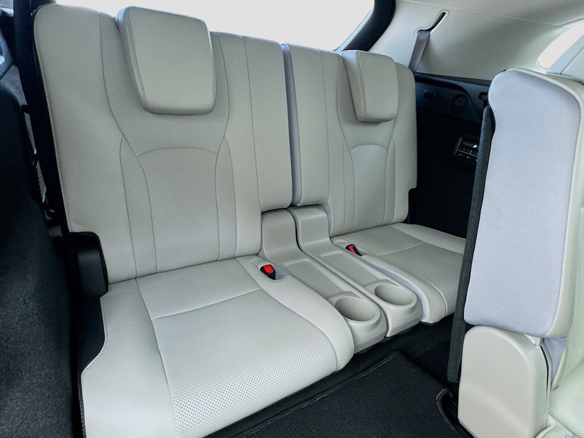 Used 2019 Lexus RX 350L FWD w/ Accessory Package image 18
