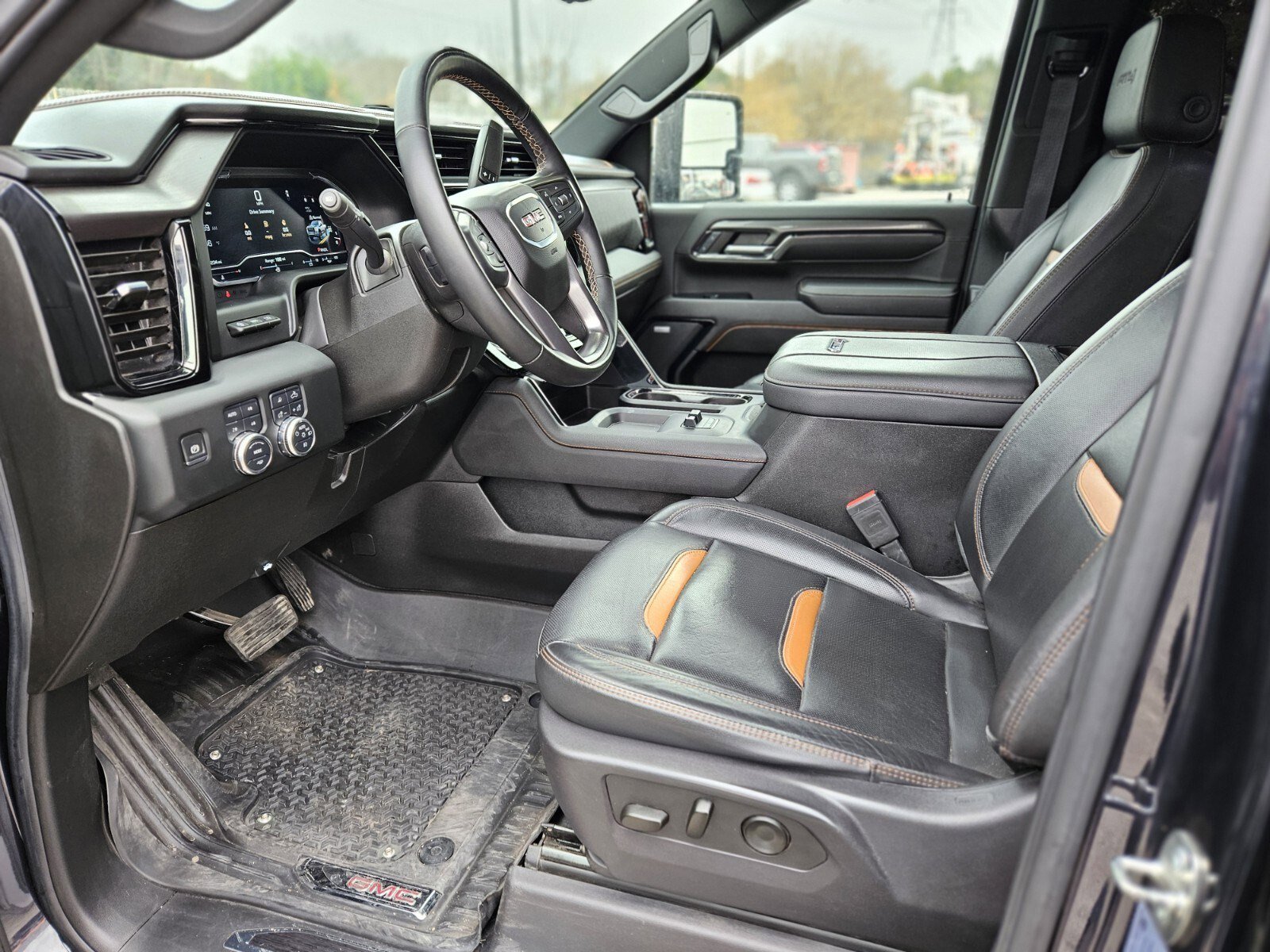 Used 2024 GMC Sierra 2500 AT4 w/ AT4 Premium Plus Package image 18