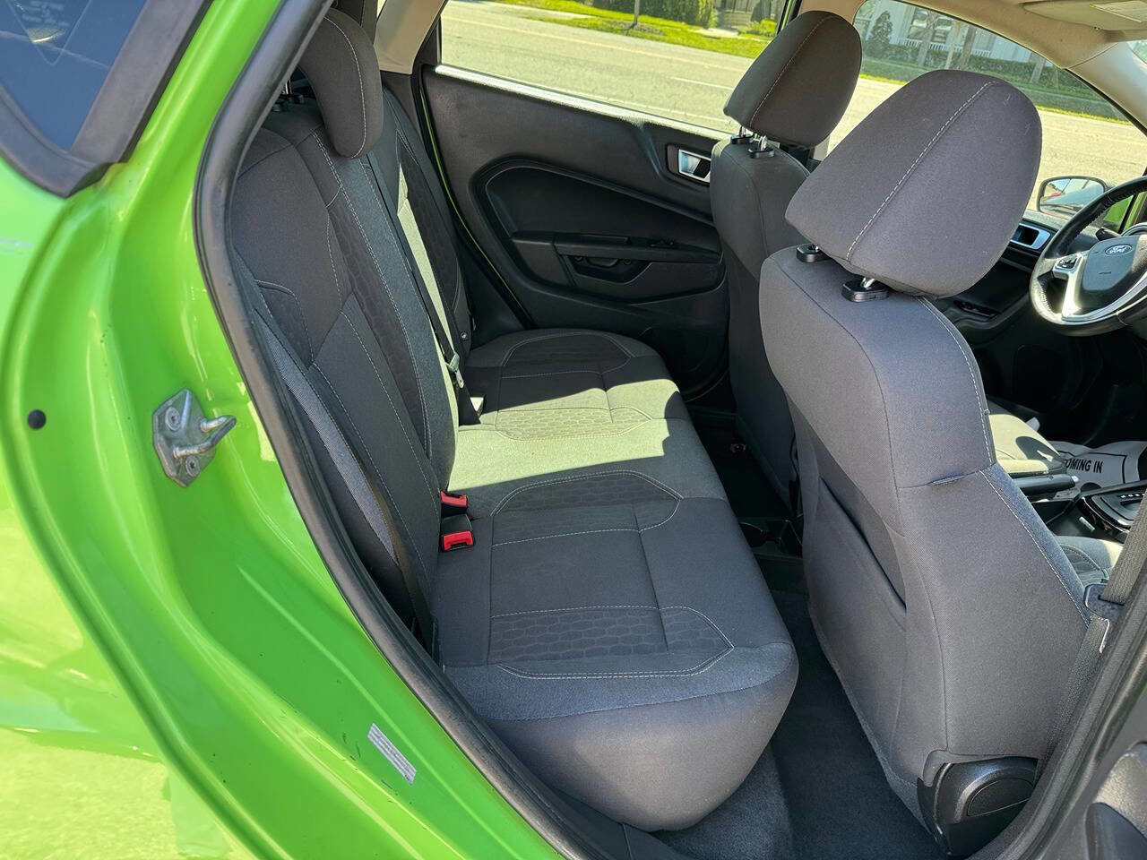 Used 2014 Ford Fiesta SE w/ Equipment Group 201B image 17