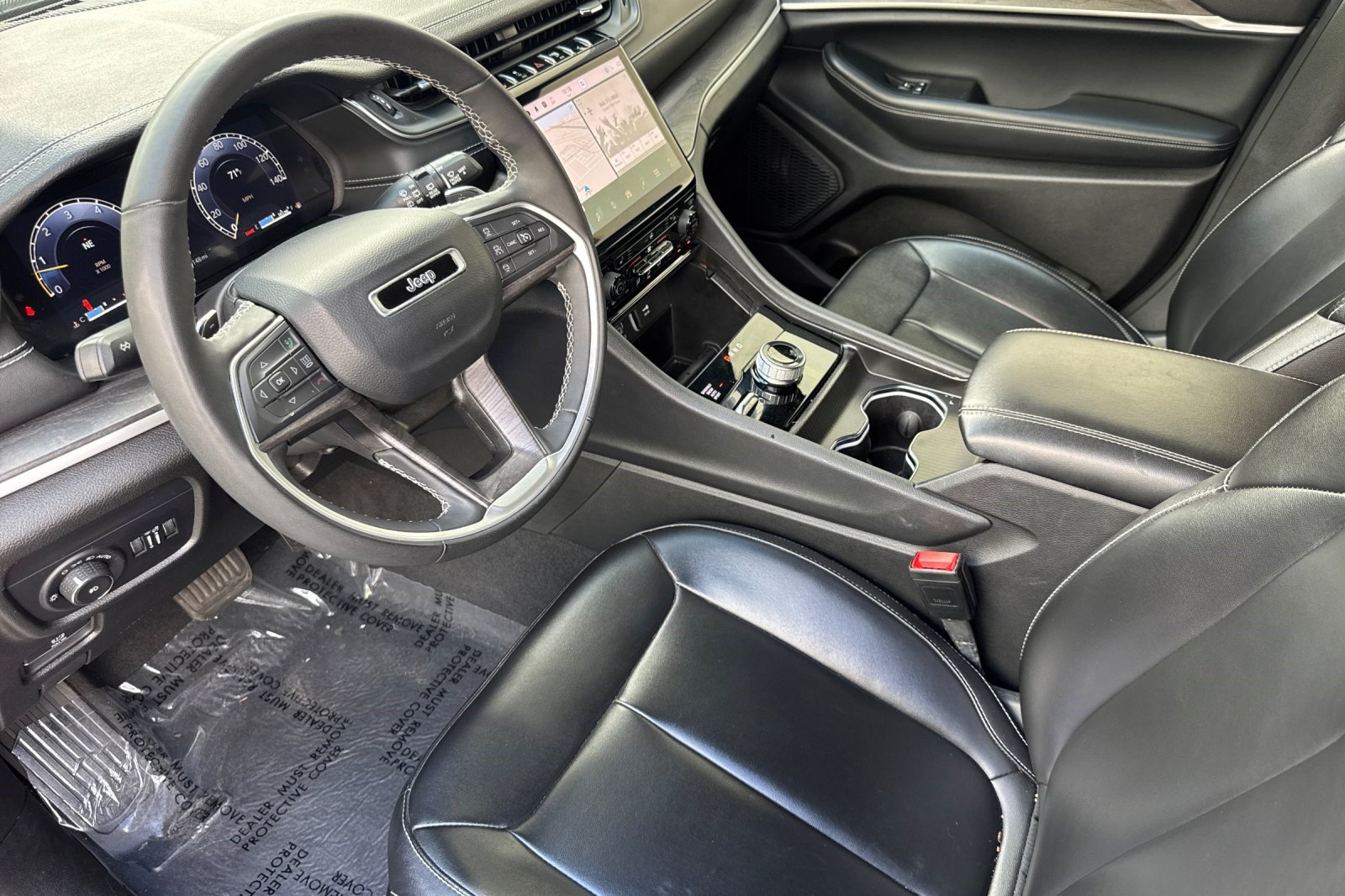 Used 2024 Jeep Grand Cherokee Limited AWD/4WD image 4