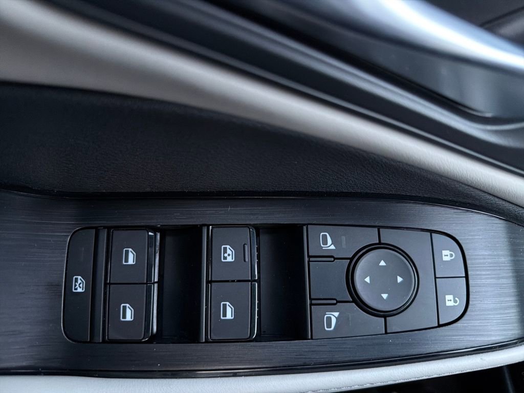 Used 2023 Nissan Rogue SV w/ SV Premium B Package image 51