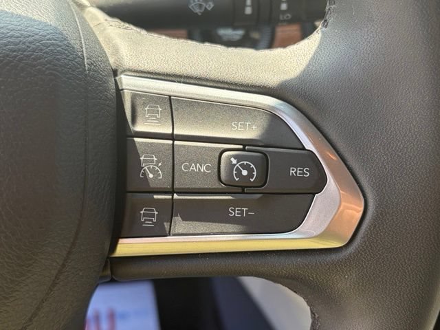 Used 2023 Jeep Compass Limited AWD/4WD image 16