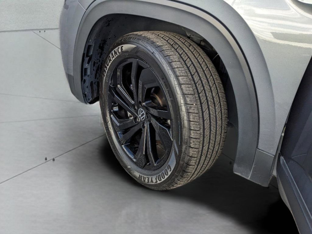 Used 2023 Volkswagen Atlas SE w/ Black Wheel Package FWD image 36