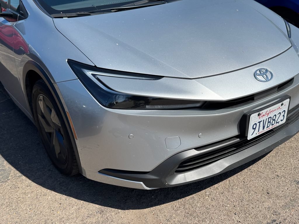Used 2024 Toyota Prius LE FWD image 2