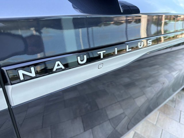 Certified 2024 Lincoln Nautilus Premier AWD/4WD image 9