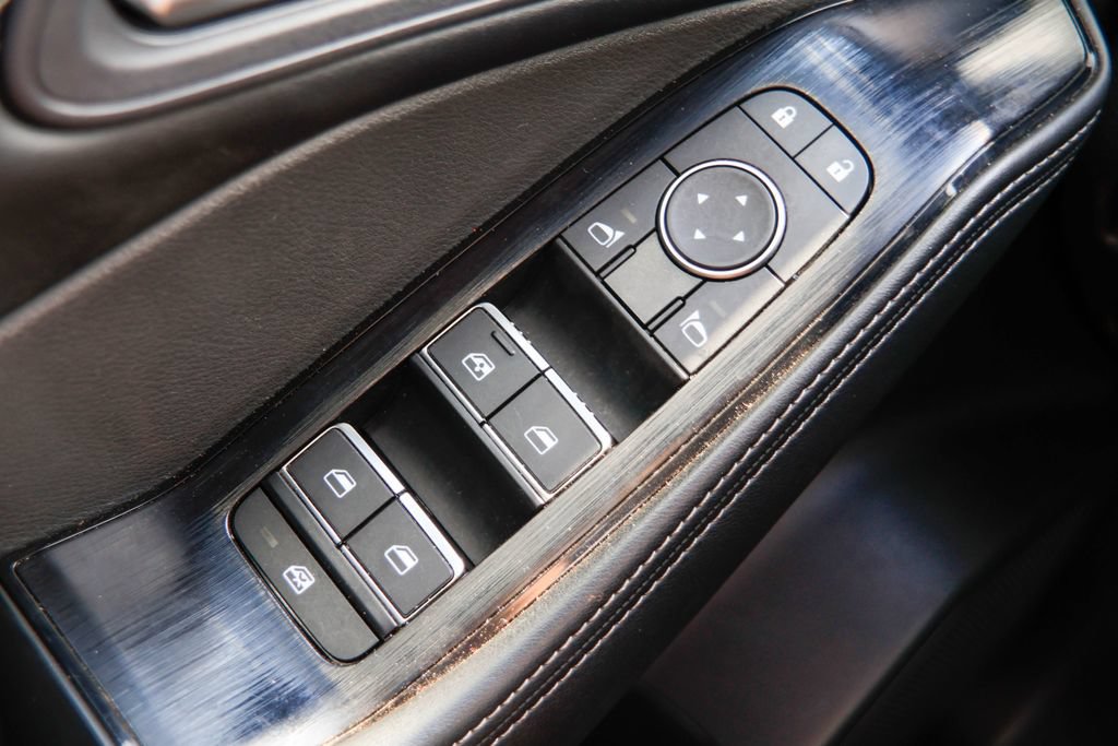 Used 2024 Nissan Rogue SL FWD image 16