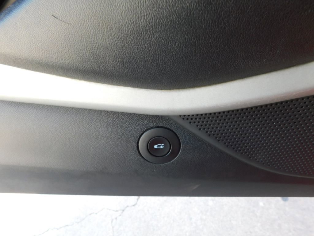 Used 2018 Chevrolet Camaro LT image 20