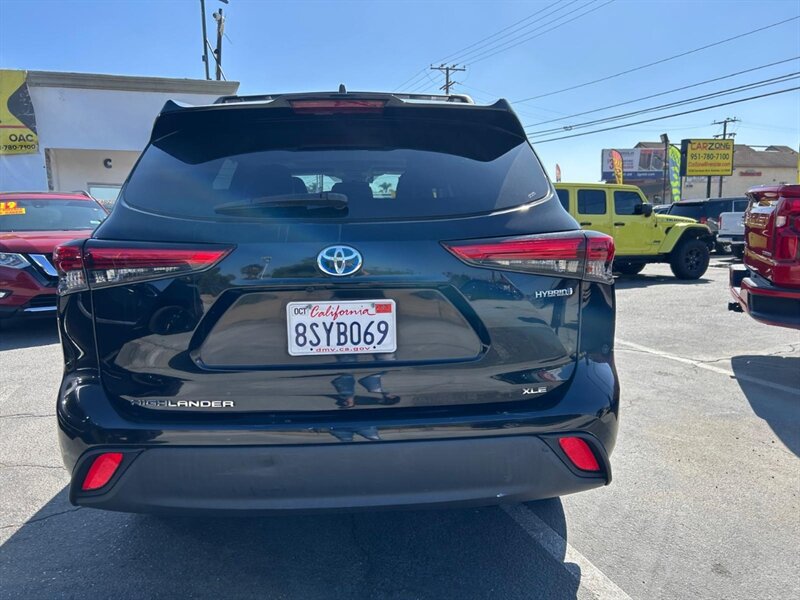 Used 2020 Toyota Highlander XLE AWD/4WD image 6