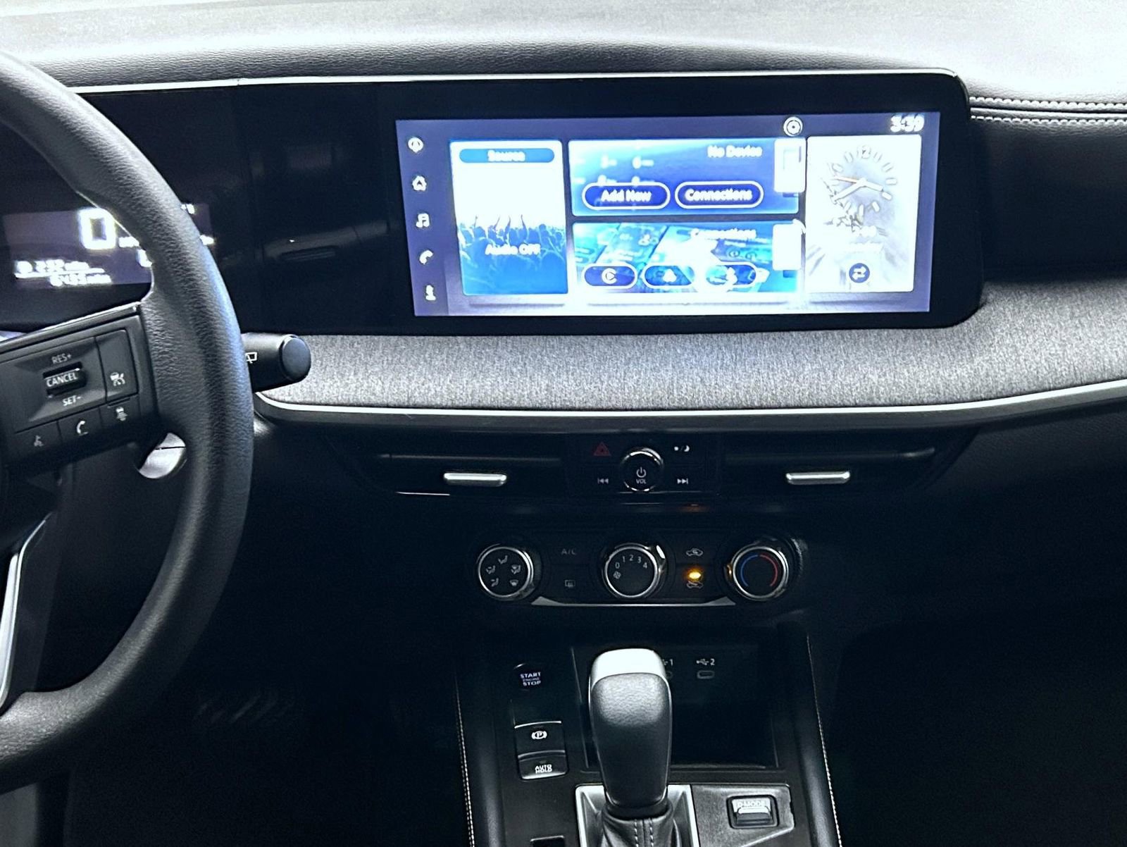 Used 2025 Nissan Kicks SV image 13