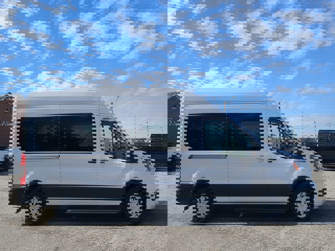 Used 2024 Ford Transit 350 XLT image 2