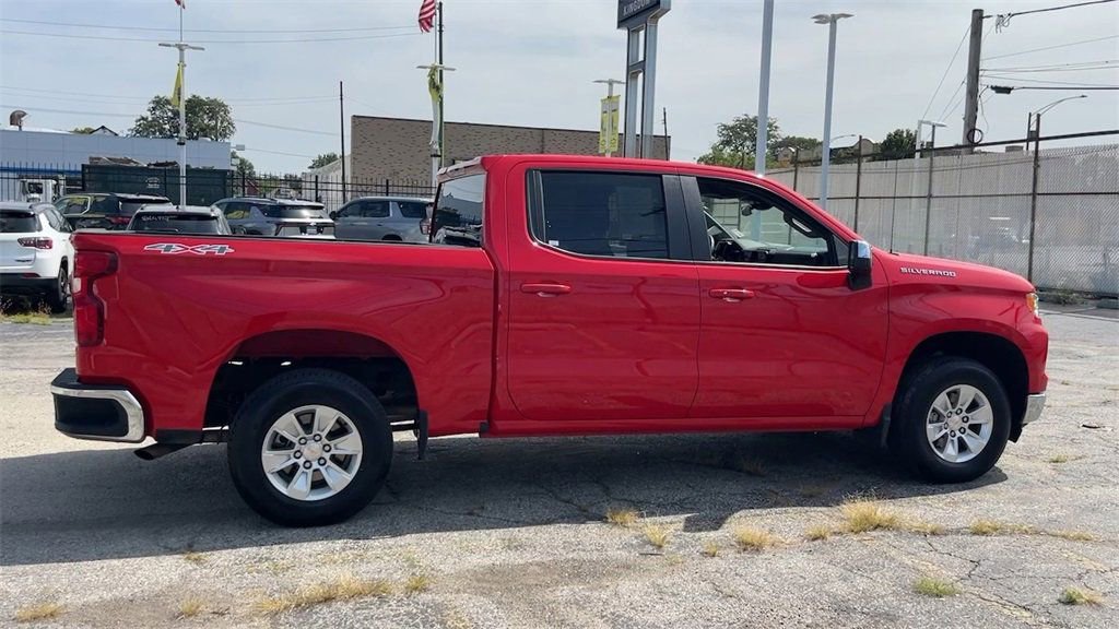 Used 2025 Chevrolet Silverado 1500 LT image 3