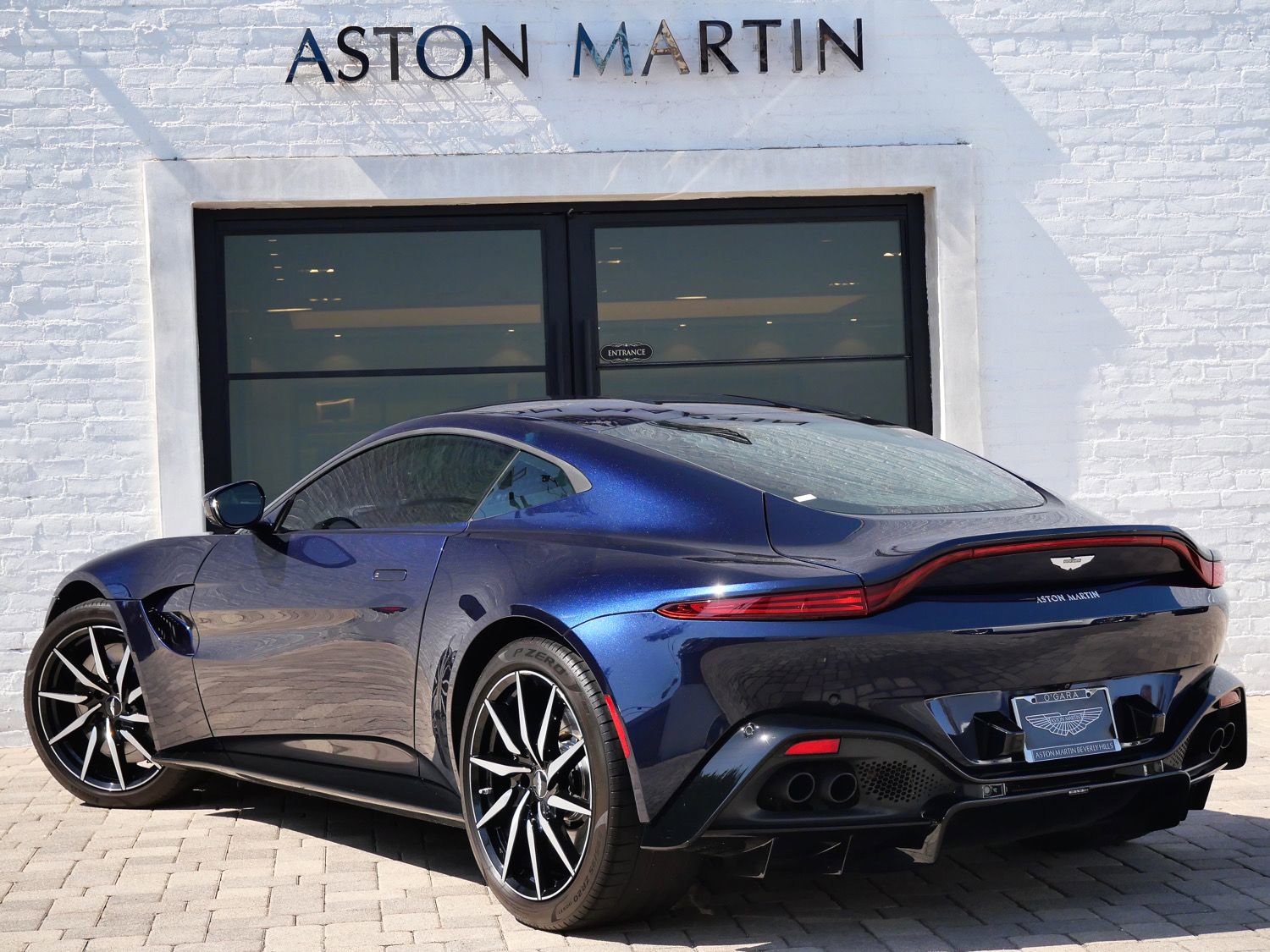 Used 2020 Aston Martin V8 Vantage Coupe RWD image 2
