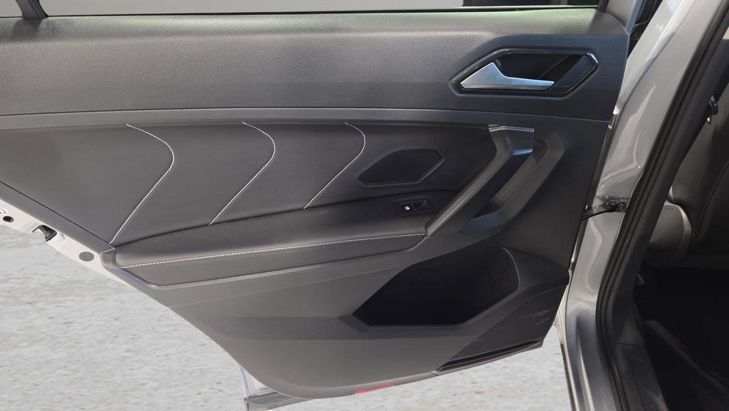 Used 2022 Volkswagen Tiguan SE image 20