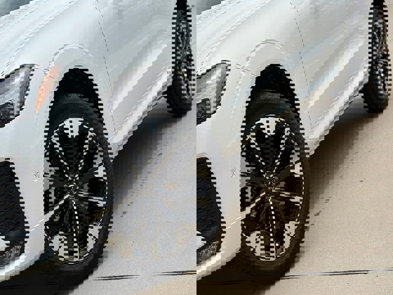 New 2026 Volvo XC60 B5 Plus w/ Protection Package Premier image 9