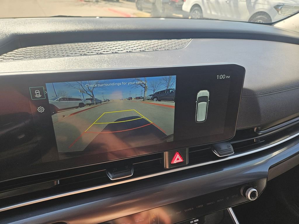 Used 2025 Kia Carnival image 23