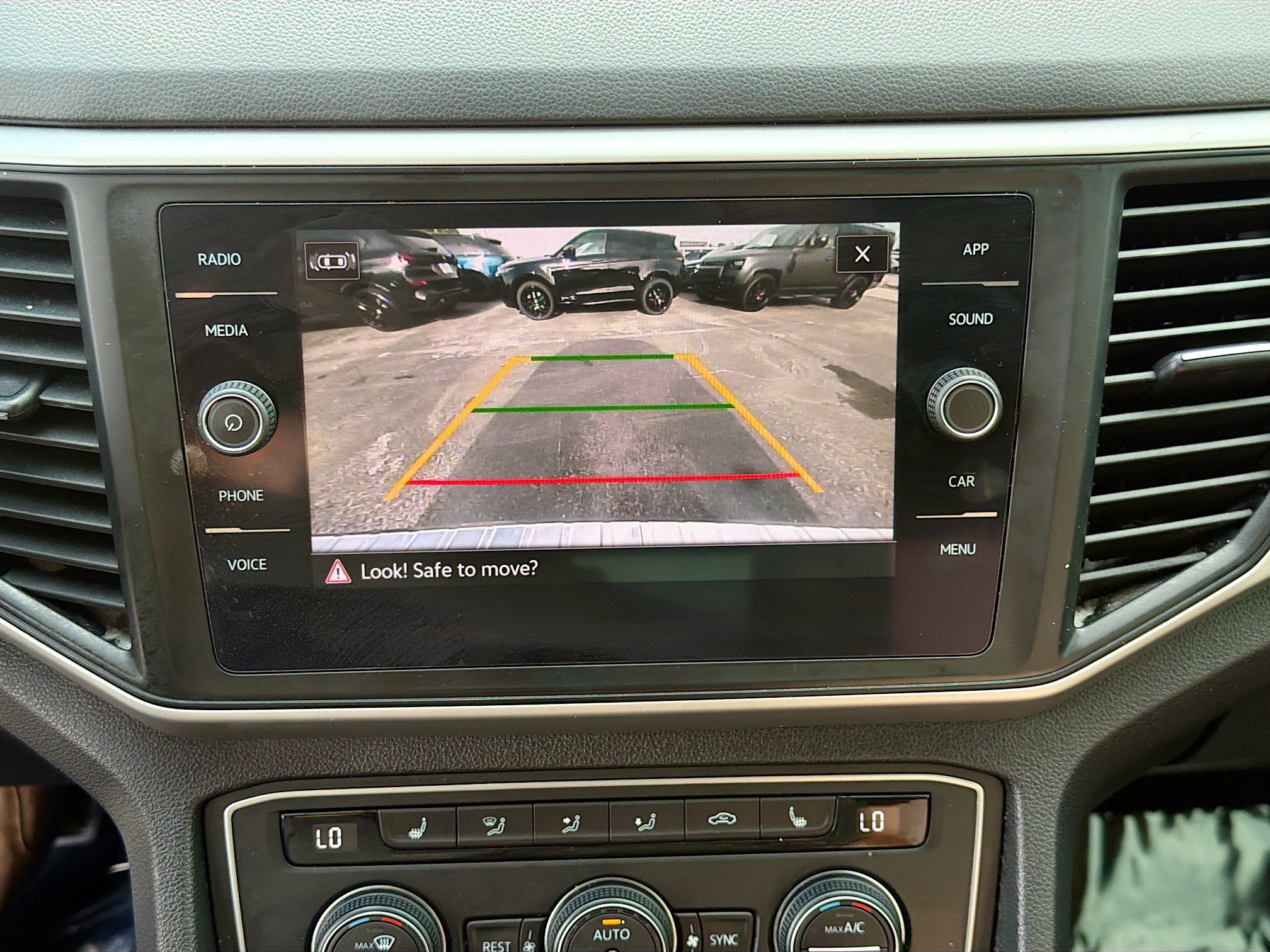 Used 2021 Volkswagen Atlas SE w/ Panoramic Sunroof Package FWD image 33