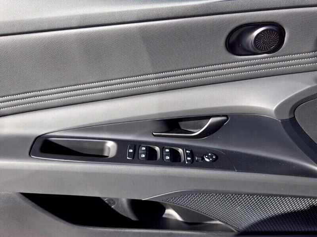 New 2026 Hyundai Elantra SEL Sport FWD image 11