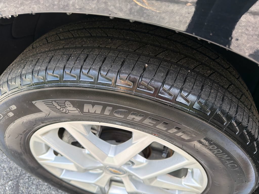 Used 2024 Chevrolet Equinox LT FWD image 31