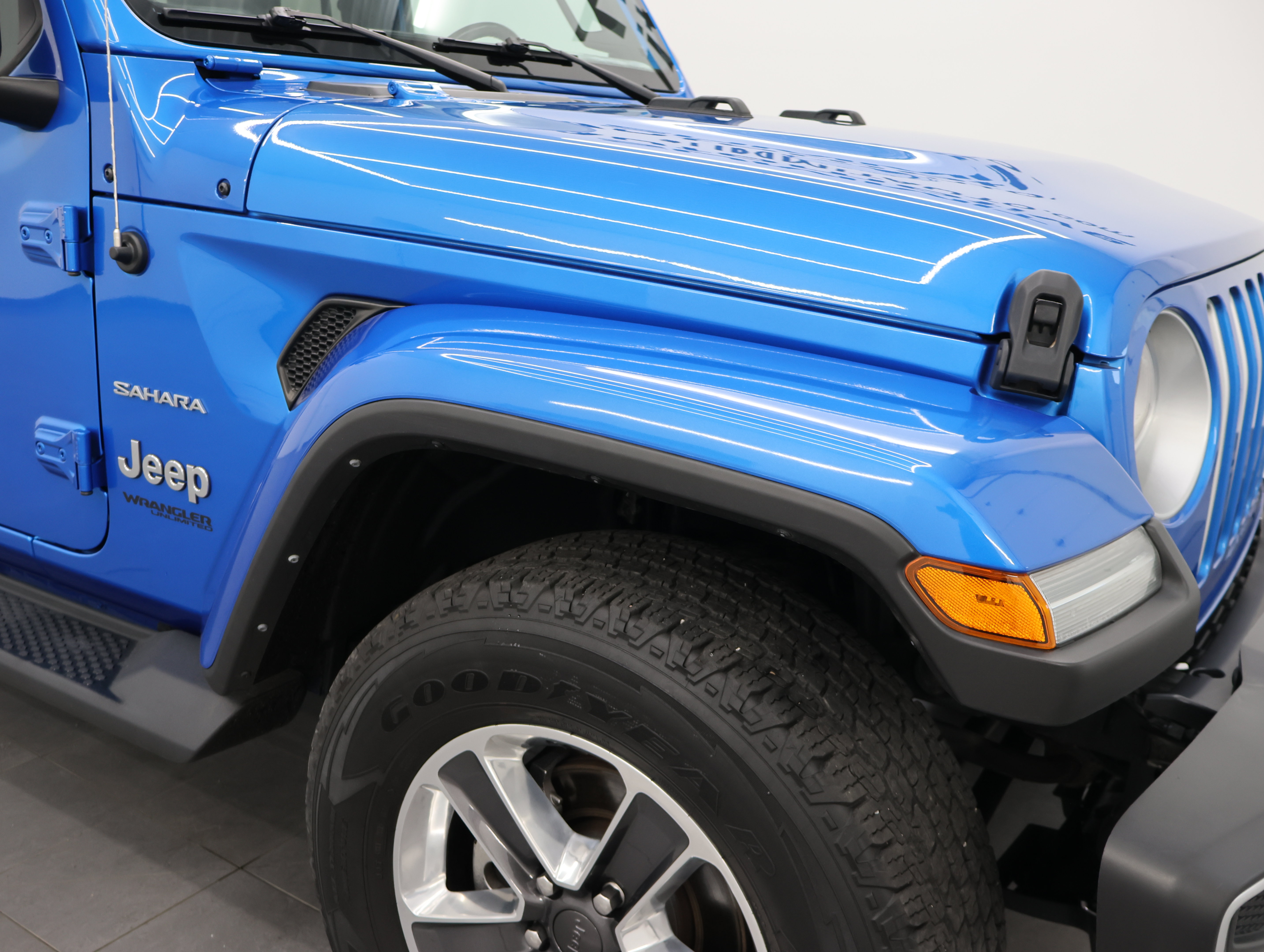 Used 2022 Jeep Wrangler Unlimited Sahara w/ LED Lighting Group AWD/4WD image 21