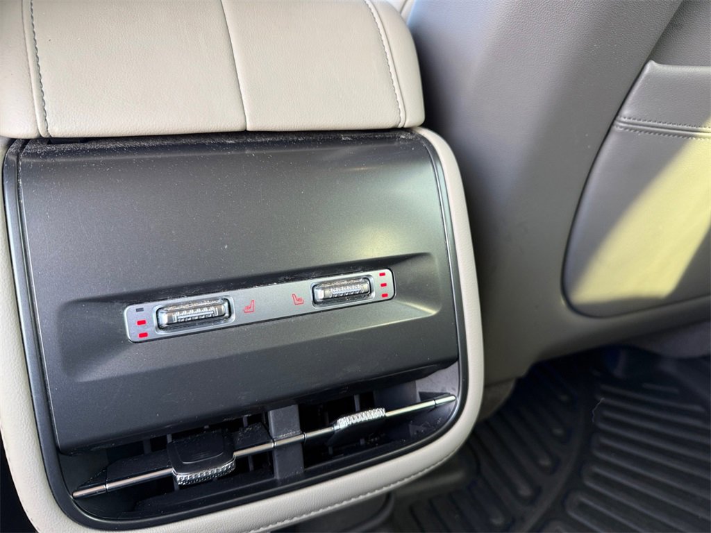 Used 2024 Lincoln Nautilus Reserve w/ Equipment Group 203A image 18