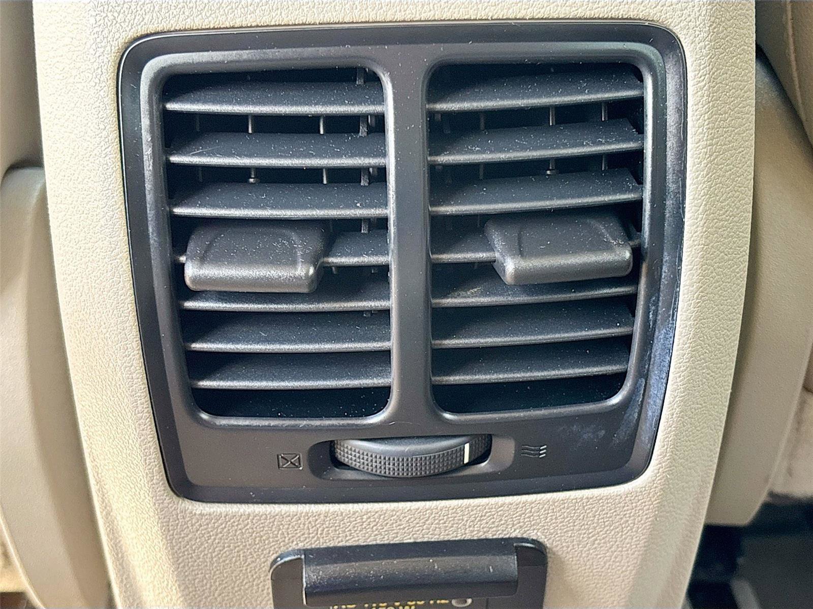 Used 2015 Ford Escape Titanium image 25