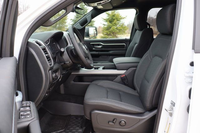 New 2026 RAM 1500 Big Horn AWD/4WD image 9