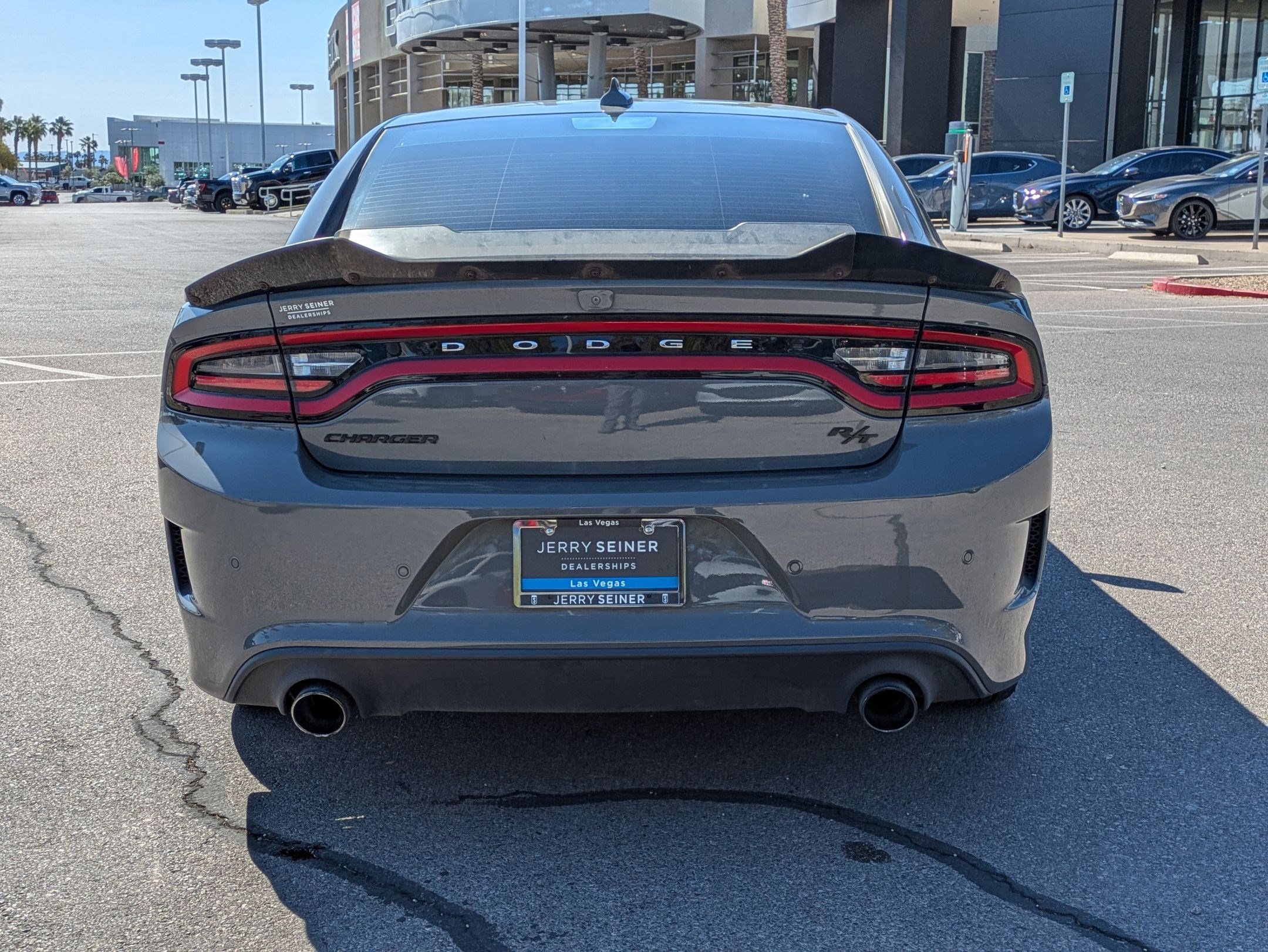Used 2019 Dodge Charger R/T w/ Blacktop Package RWD image 4