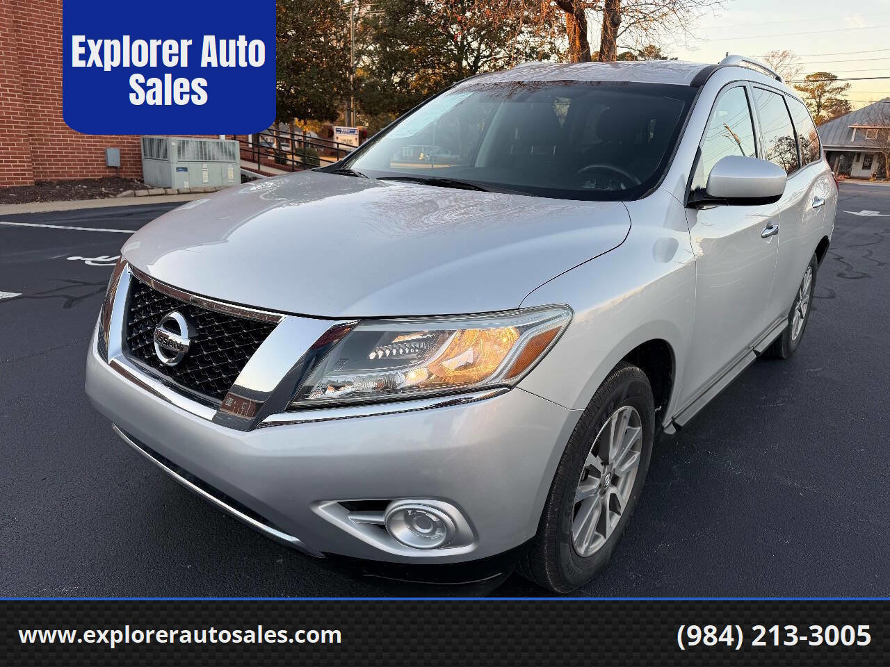 Used 2014 Nissan Pathfinder SV