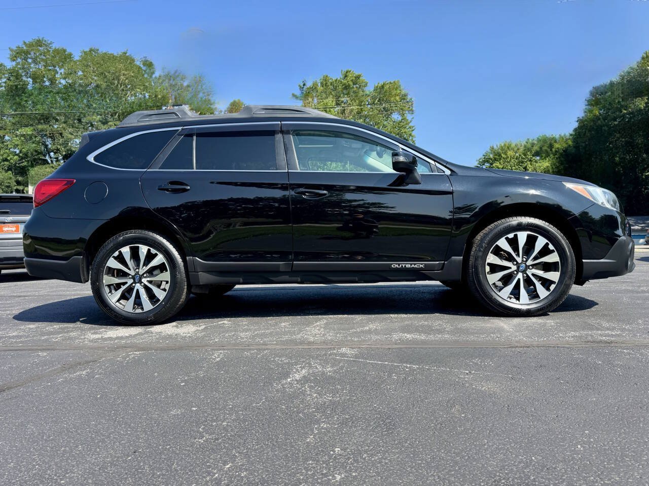 Used 2015 Subaru Outback 2.5i Limited AWD/4WD image 1