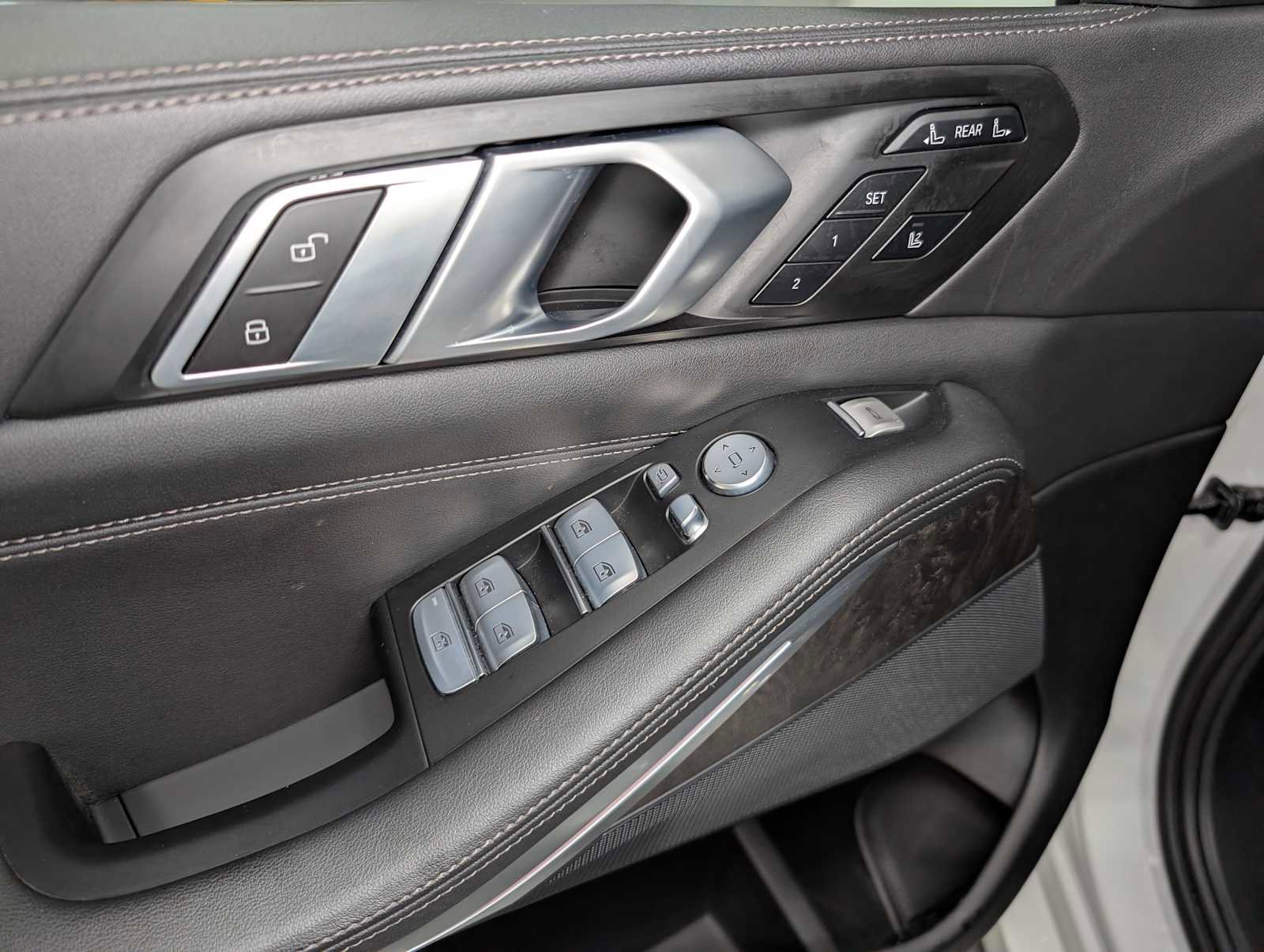 Used 2023 BMW X7 xDrive40i w/ Climate Comfort Package image 37