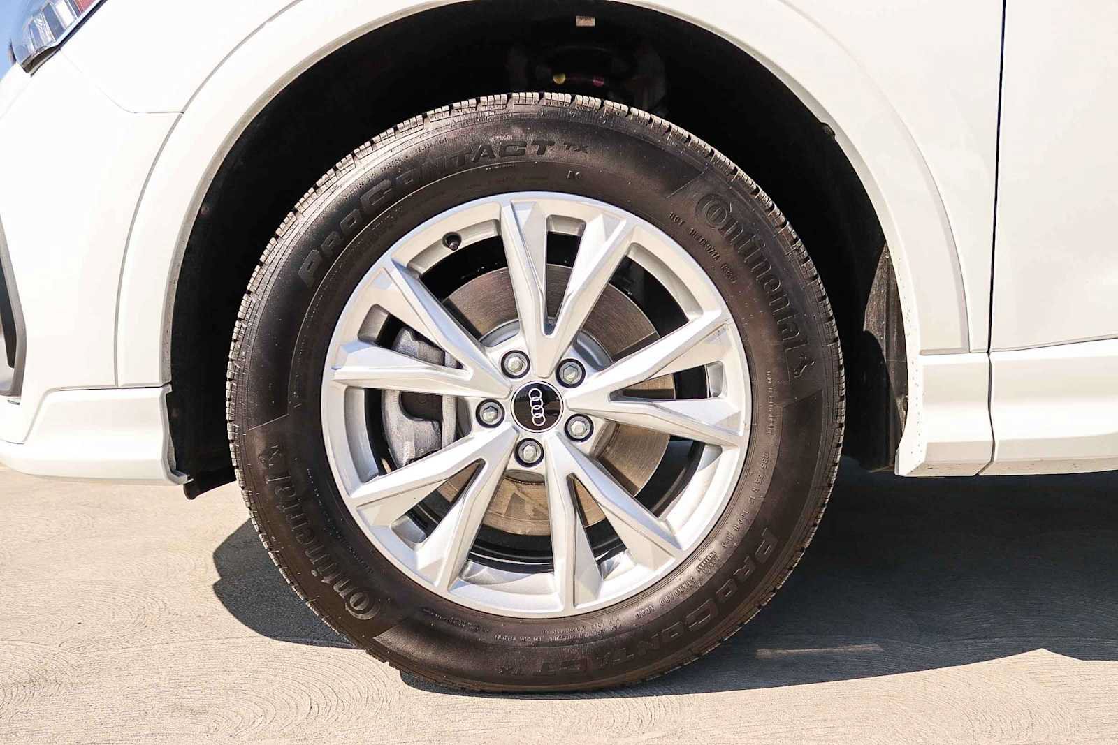 Used 2025 Audi Q3 2.0T Premium w/ Convenience Package AWD/4WD image 14