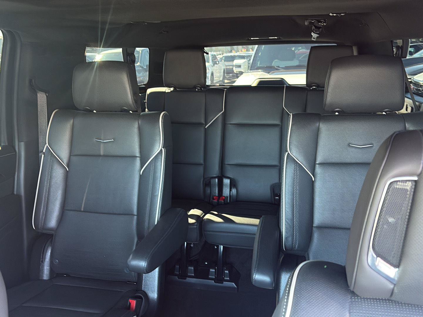Used 2023 Cadillac Escalade ESV Premium Luxury RWD image 26