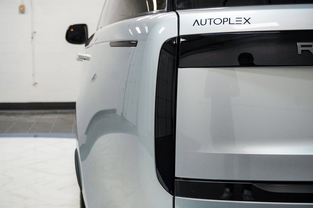 Used 2023 Land Rover Range Rover SE image 15