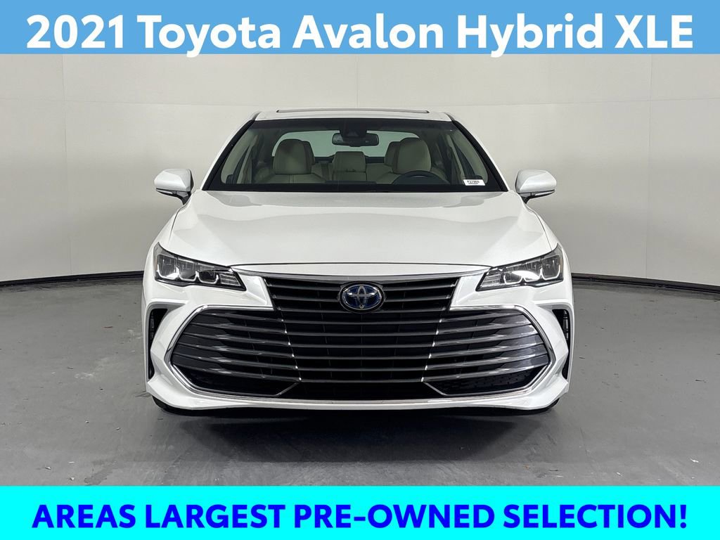 Certified 2021 Toyota Avalon XLE w/ Moonroof Package image 3