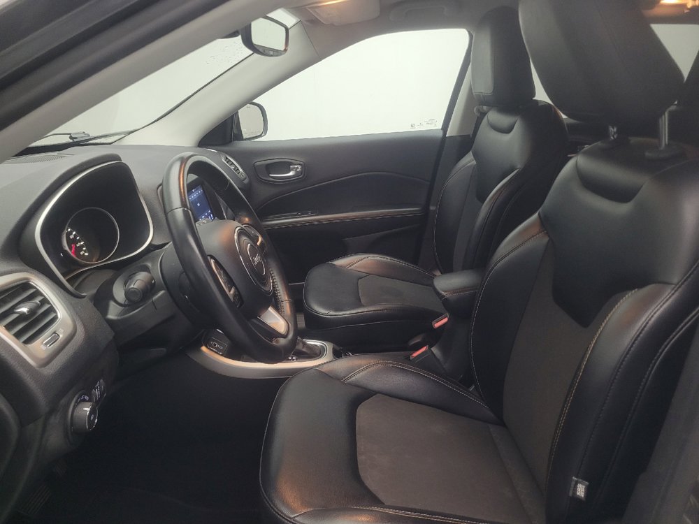 Used 2017 Jeep Compass Latitude w/ Popular Equipment Group FWD image 17