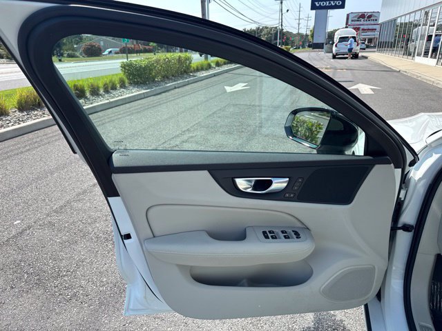 Certified 2025 Volvo S60 B5 Core AWD/4WD image 19