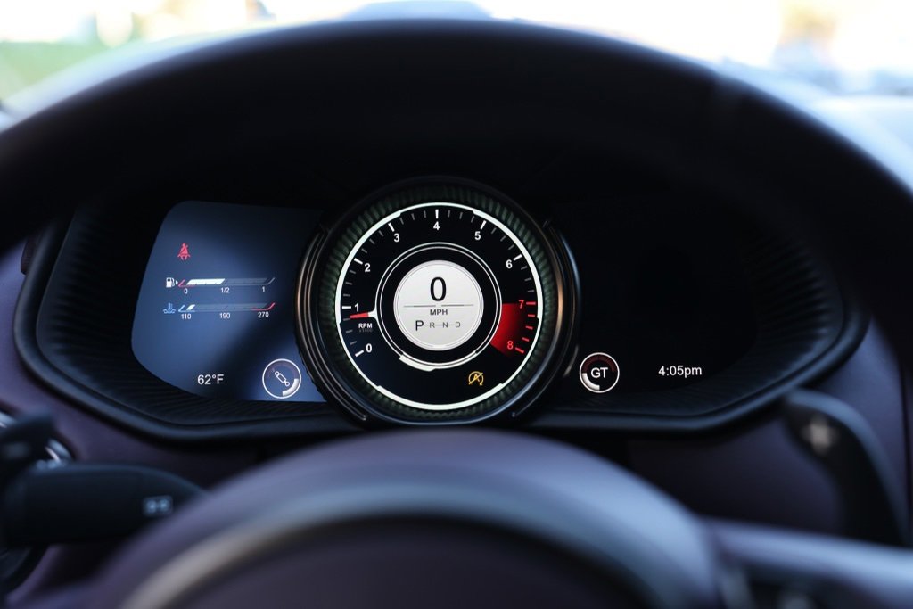 Used 2019 Aston Martin DB11 Coupe image 17