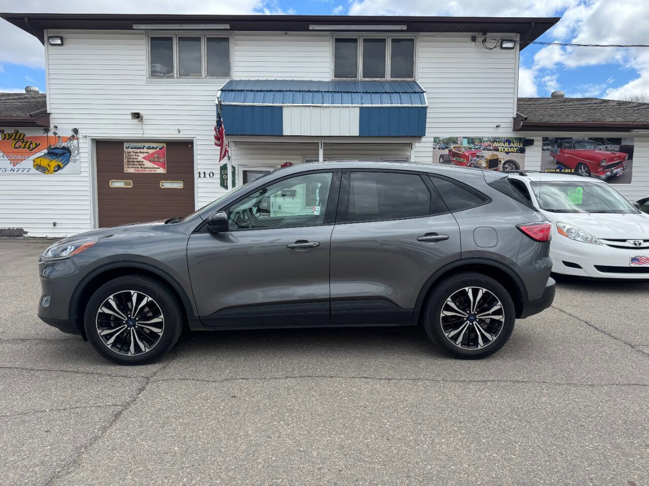 Used 2022 Ford Escape SE w/ SE Sport Appearance Package