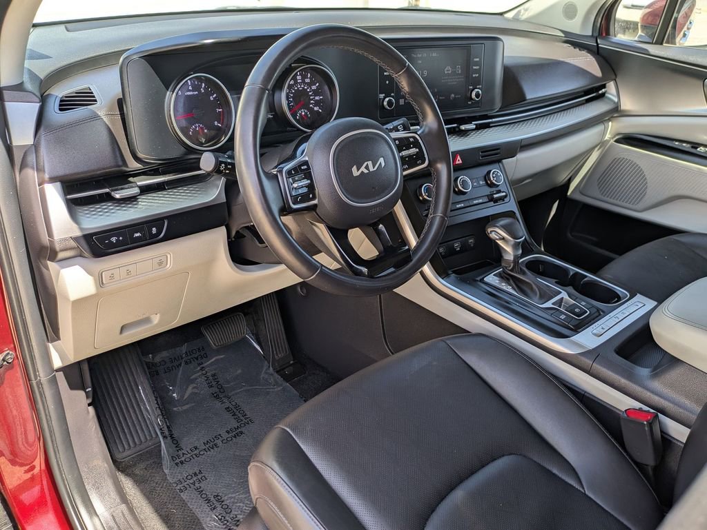 Used 2023 Kia Carnival LX FWD image 14