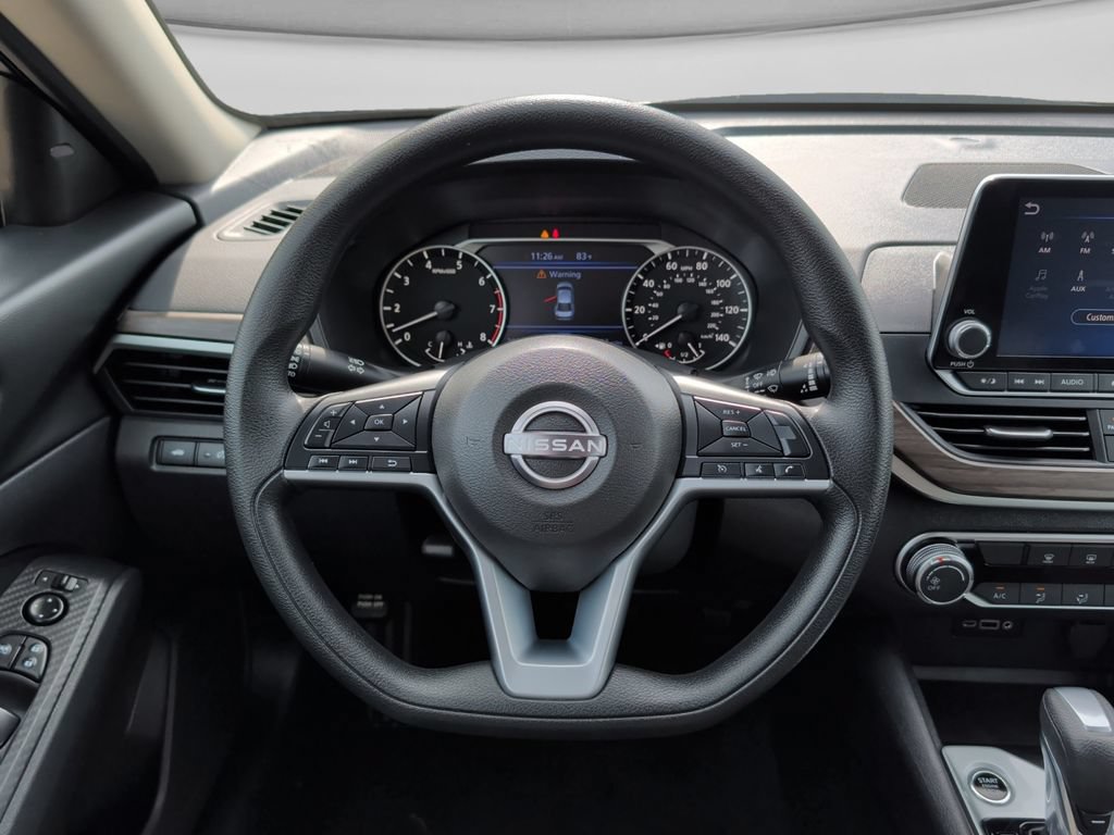 Used 2025 Nissan Altima 2.5 SV FWD image 11