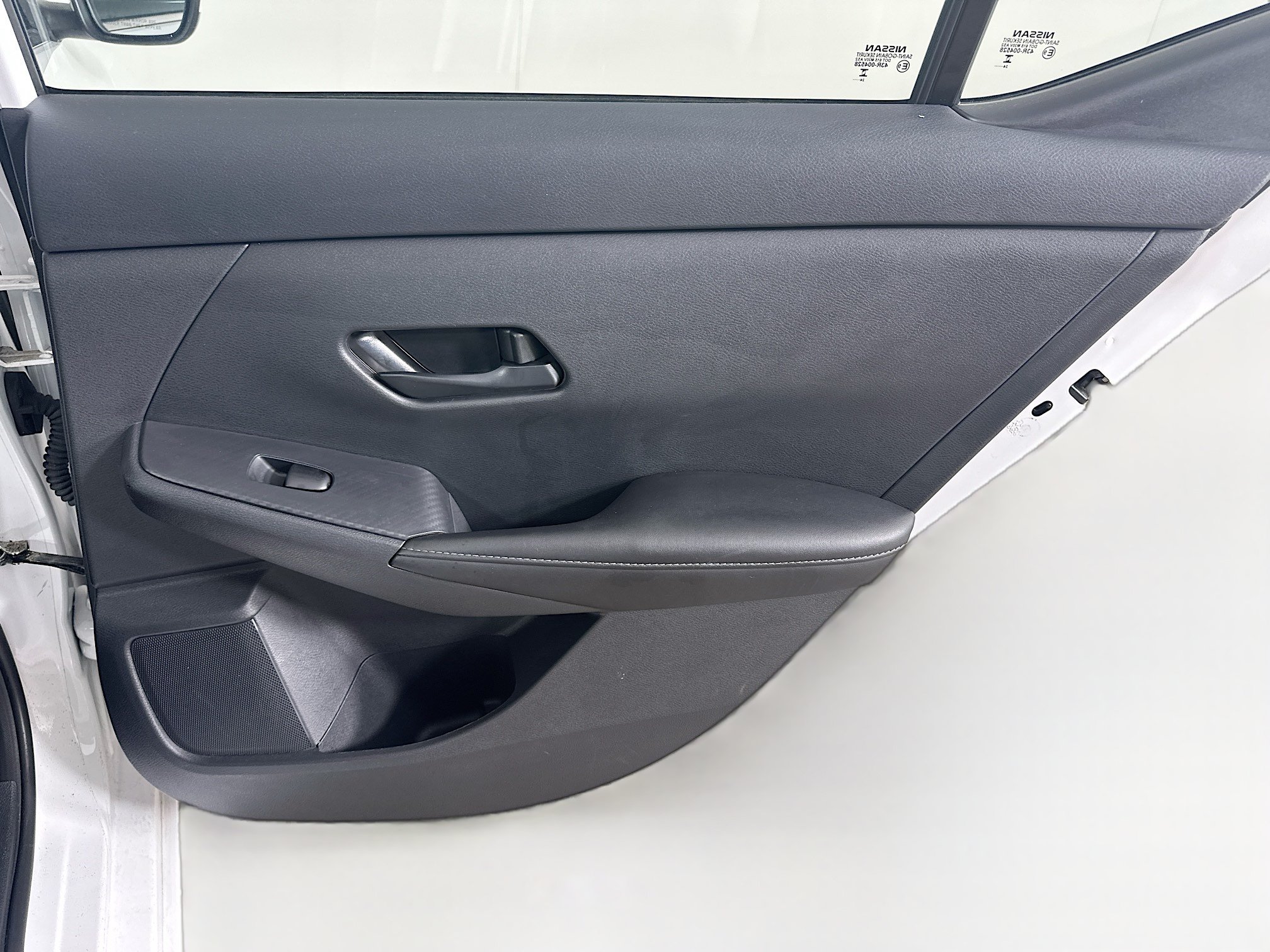 Used 2025 Nissan Sentra SV FWD image 28