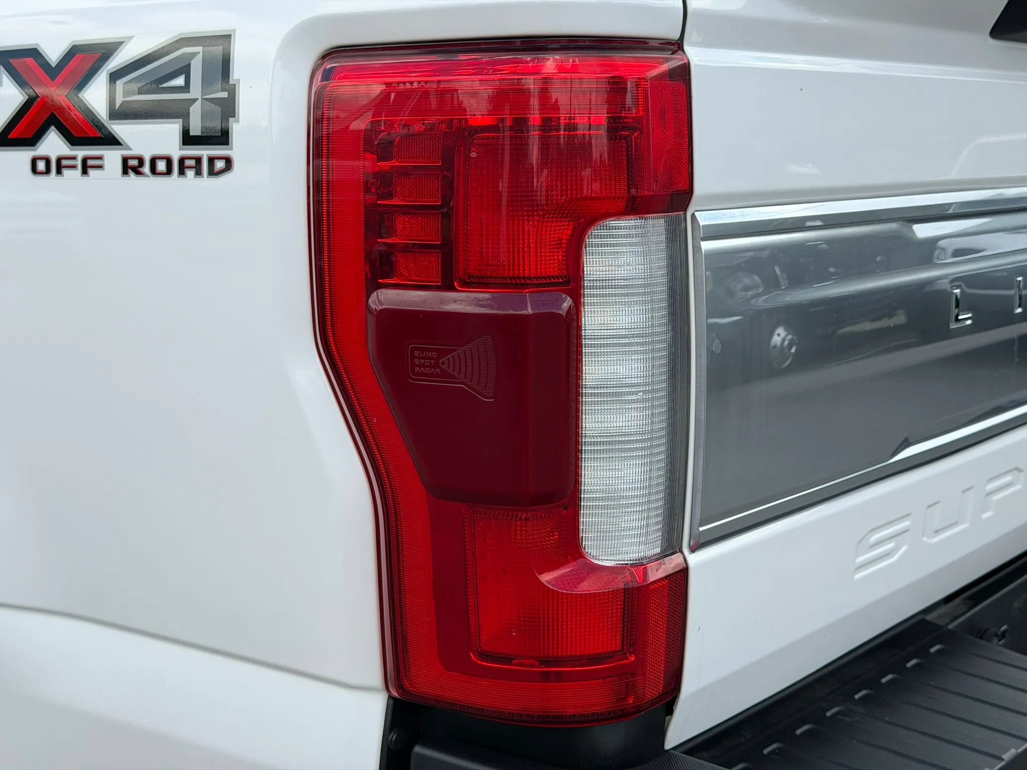 Used 2019 Ford F250 Limited AWD/4WD image 16