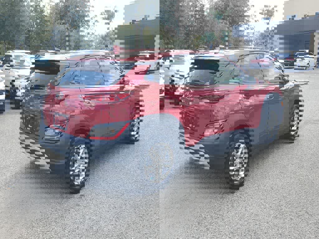 Used 2022 Hyundai Kona SE image 3