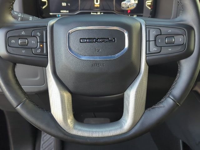 Used 2024 GMC Yukon XL Denali image 5