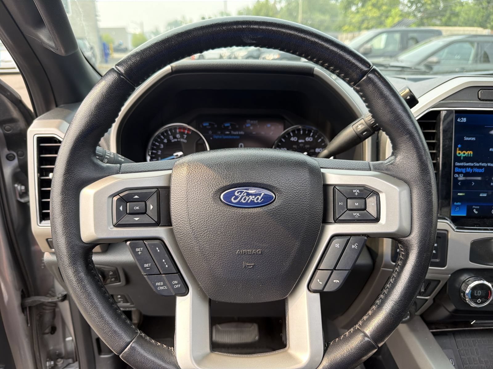 Used 2022 Ford F250 Lariat w/ Tremor Off-Road Package AWD/4WD image 31