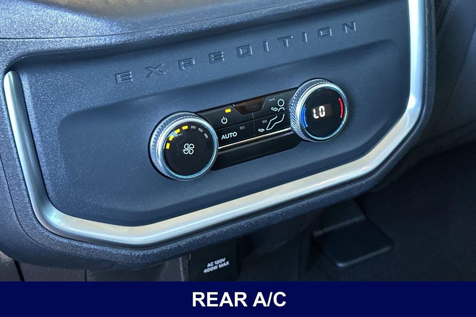 Used 2025 Ford Expedition Active AWD/4WD image 16