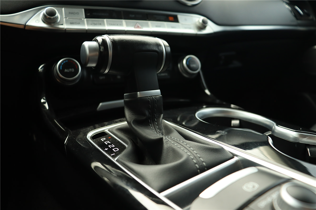 Used 2019 Kia Stinger Premium RWD image 38